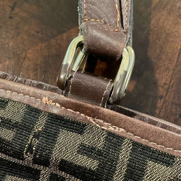 🎉HP🎉 Authentic Vintage Fendi Zippered Tote - Picture 3 of 15